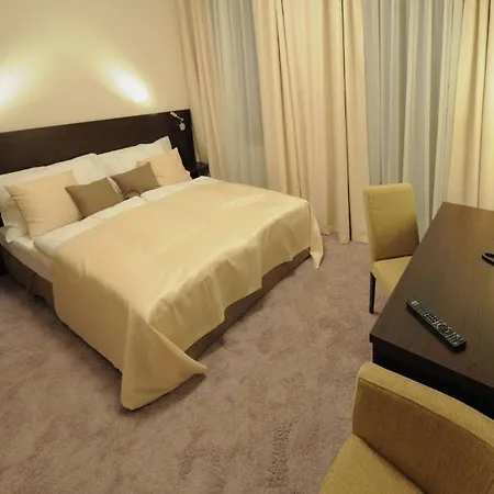 Hotel Old Town 4*
